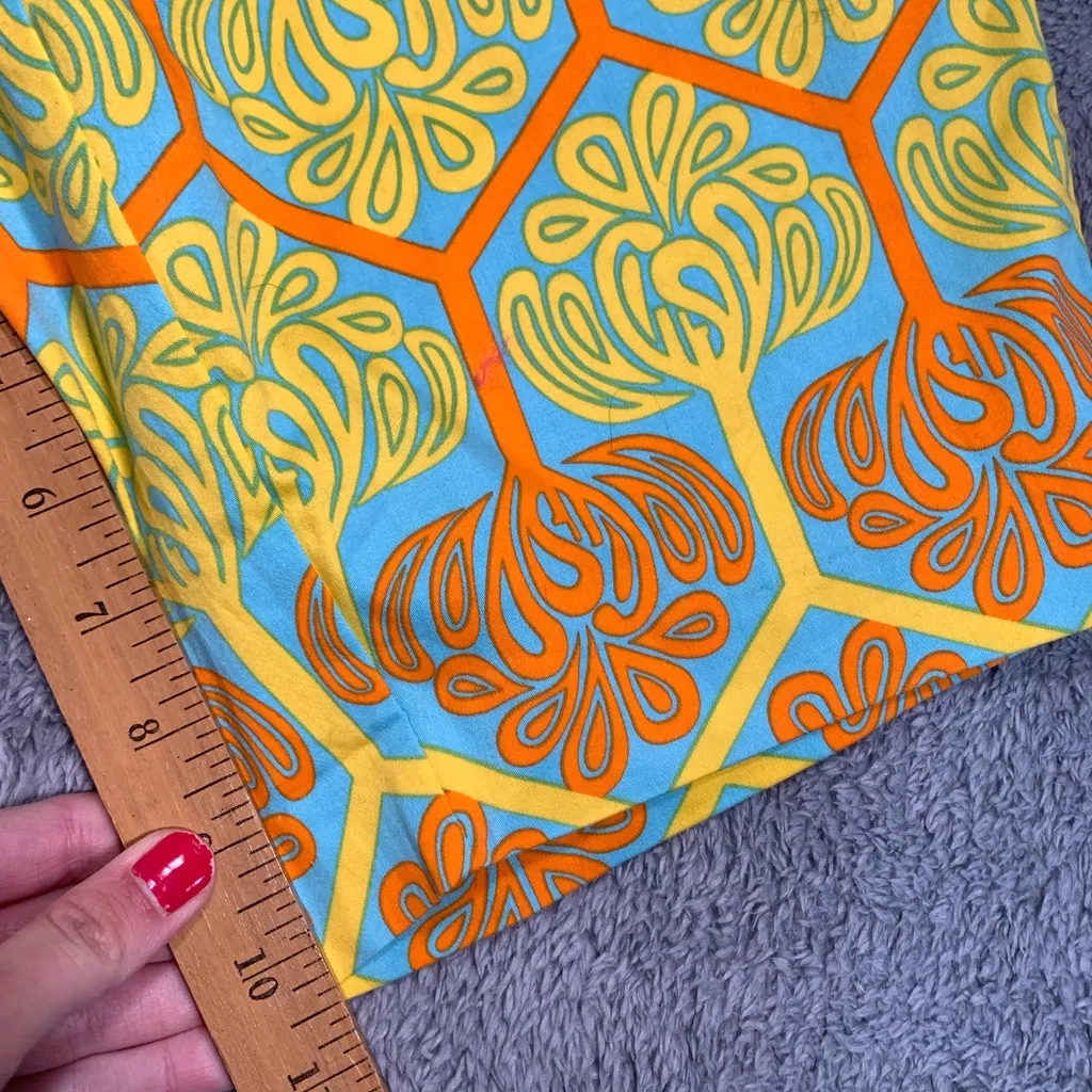 Tracy Negoshian Orange and Blue Patterned Shorts - Image 8