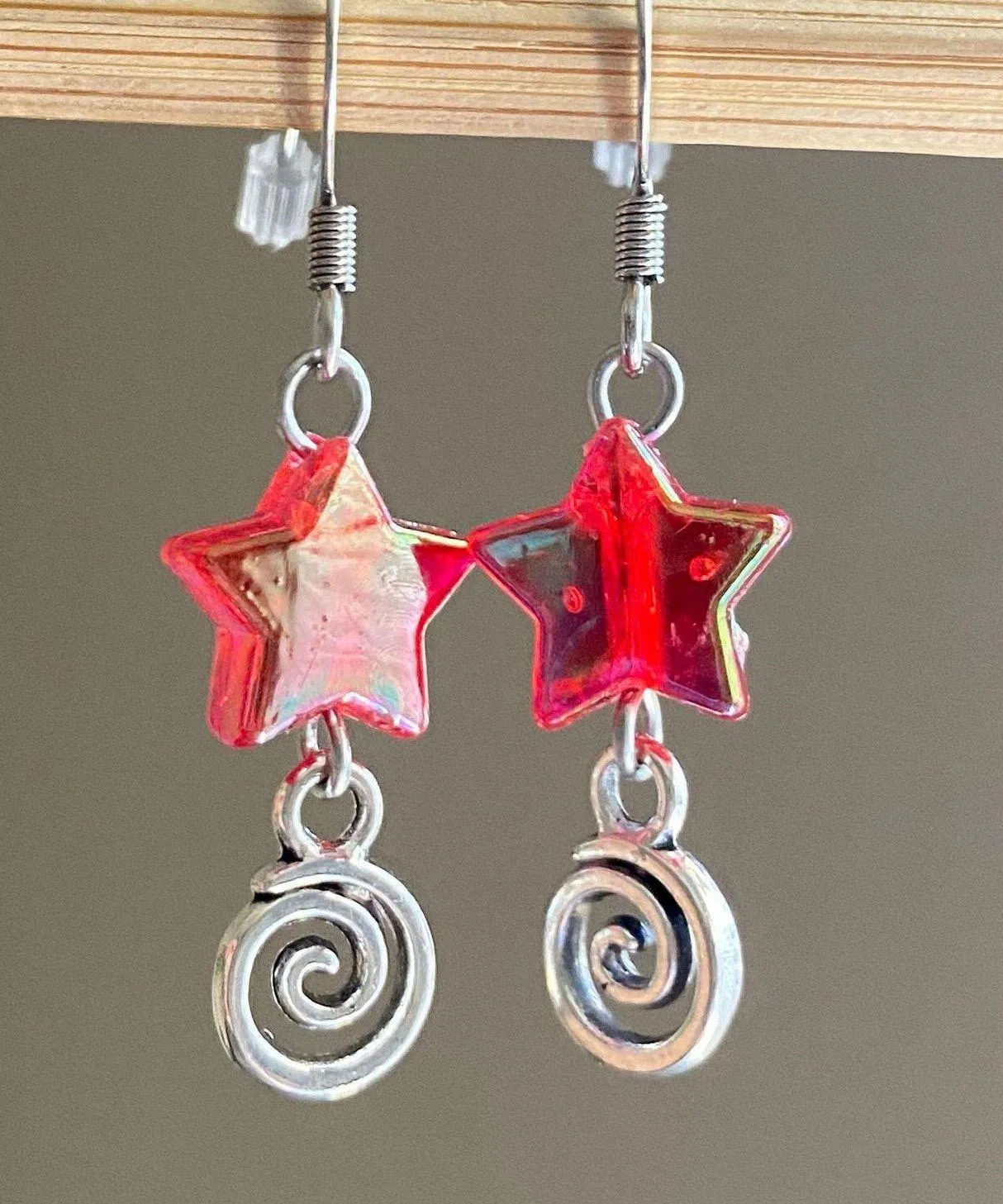 star & swirl dangle earrings⭐️❤️ - Image 3