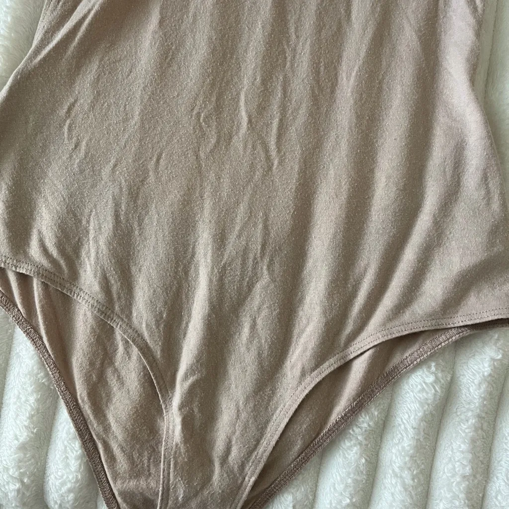 Reformation Beige Sleeveless Bodysuit - Image 4