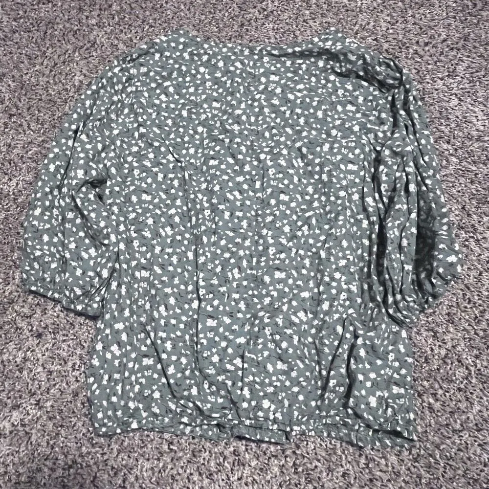 Cure‎ Women's Top 3X Green - Image 3