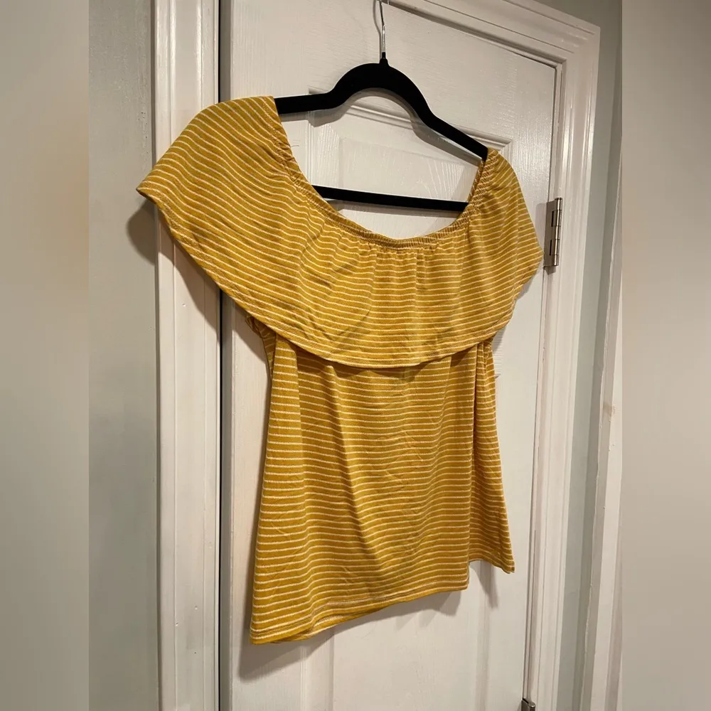 C’est La Vie Size L Marigold White Stripe Off The Shoulder Ruffle Top Size L - Image 4