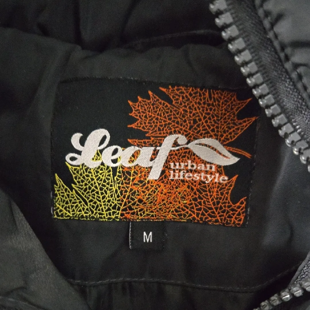 Elegant Black Puffer Jacket with Faux Fur Trim Size M - Image 2