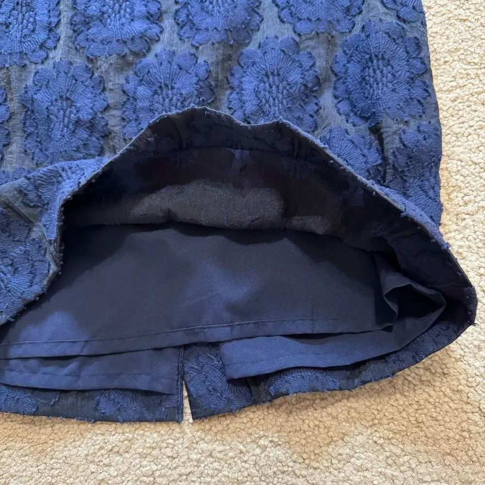 Ann Taylor floral appliqué pencil skirt, navy blue, size 2 - Image 3