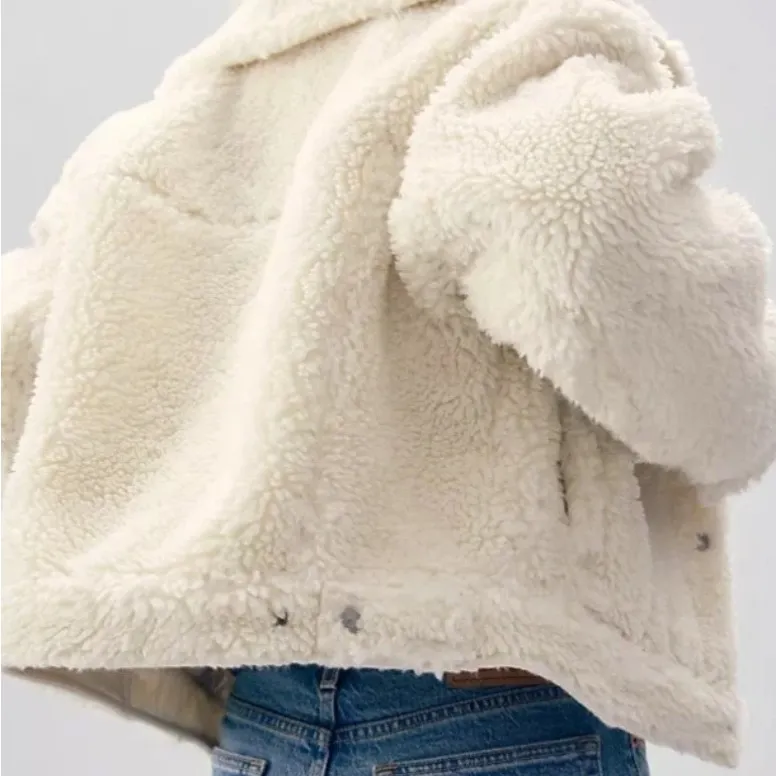Levi's Women's Sherpa Trucker Beige Teddy Jacket - Image 3
