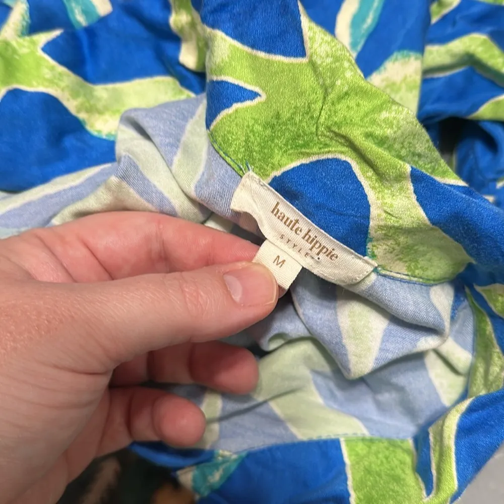 HAUTE HIPPIE Blue and Green Patterned Cropped Blouse - Image 4