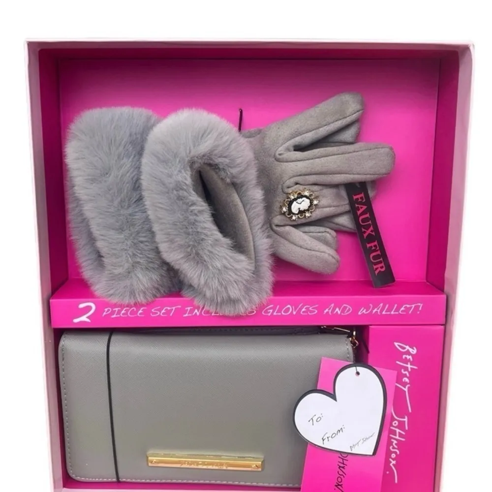 Betsey Johnson Gray Faux Fur Gloves & Wristlet Wallet Gift Set NWT - Image 7