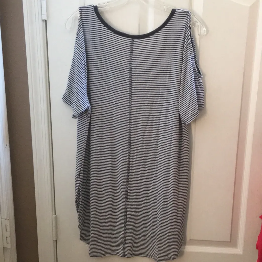 FINAL MARKDOWN Ladies’ h.i.p. Cold-shoulder Top (L) - Image 7