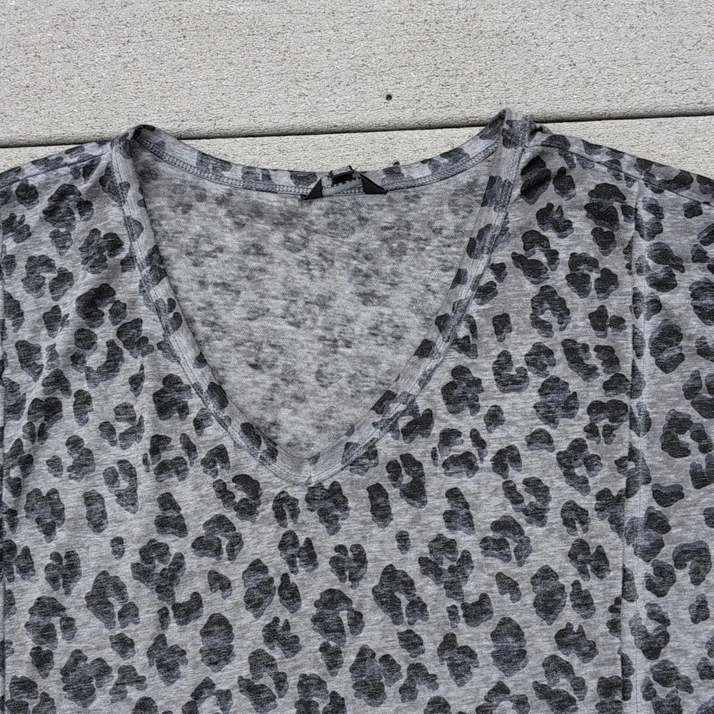 Lucky Brand Oversized Animal Print V-Neck Top | Lucky Brand Short Sleeve Shirt - Image 7