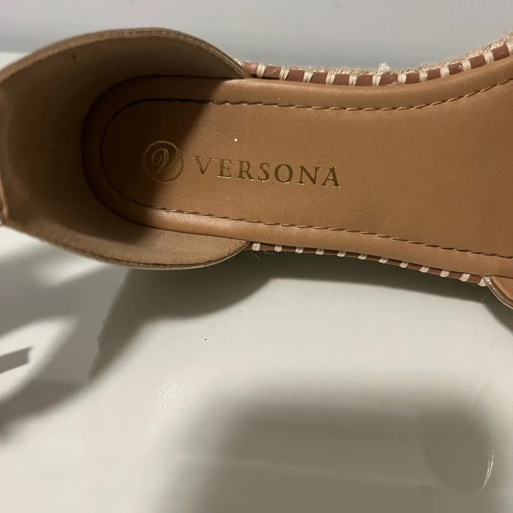 Versona Metallic Gold Wedge Sandals - Image 6