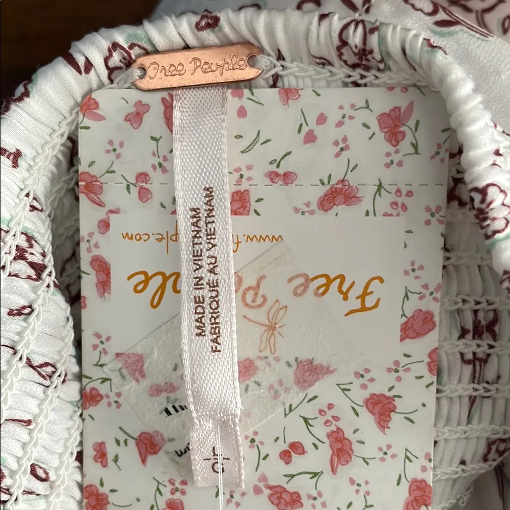 Free People white & burgundy flowers Tank Top Size L - Image 9