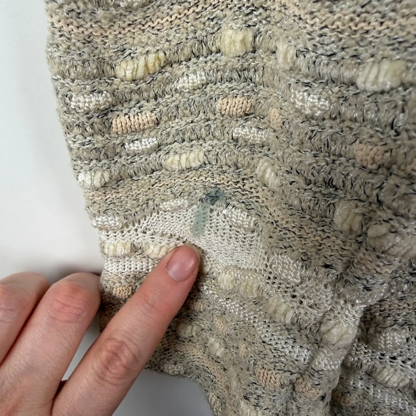 St John Collection Marie Gray 3D Textured Knit Sweater Medium Beige Neutral Cozy - Image 7