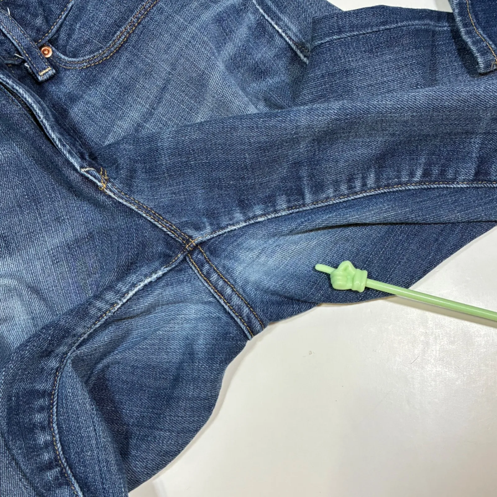 Gap‎ 1969 Sexy Bootcut Low Rise Jeans Womens Size 27/4a Medium Tint Wash Denim - Image 4