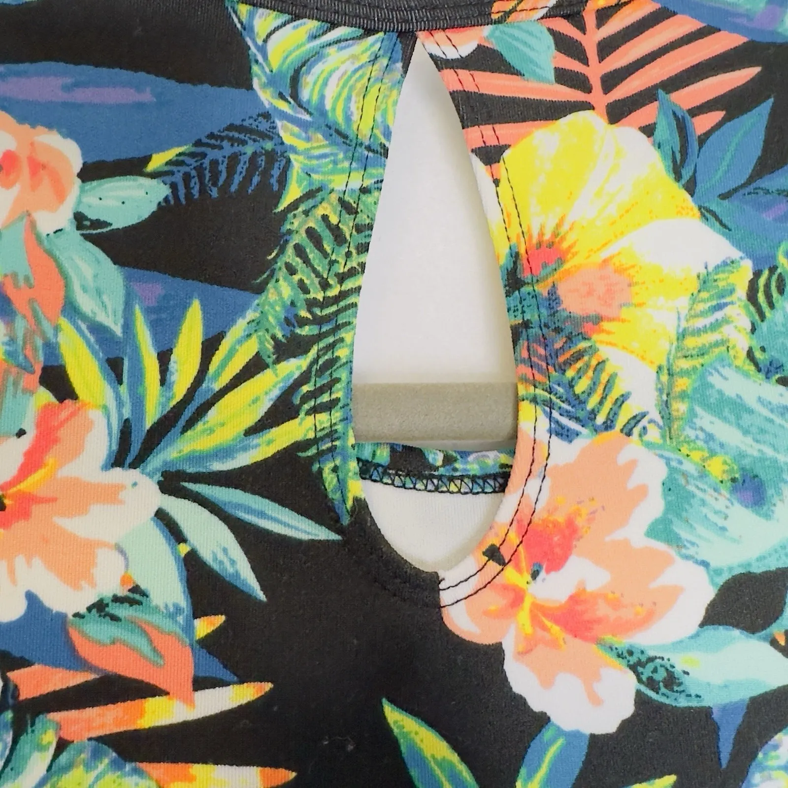 Decree Tropical Floral Print Crop Tank Top Racerback Keyhole Cutout XS - Image 5