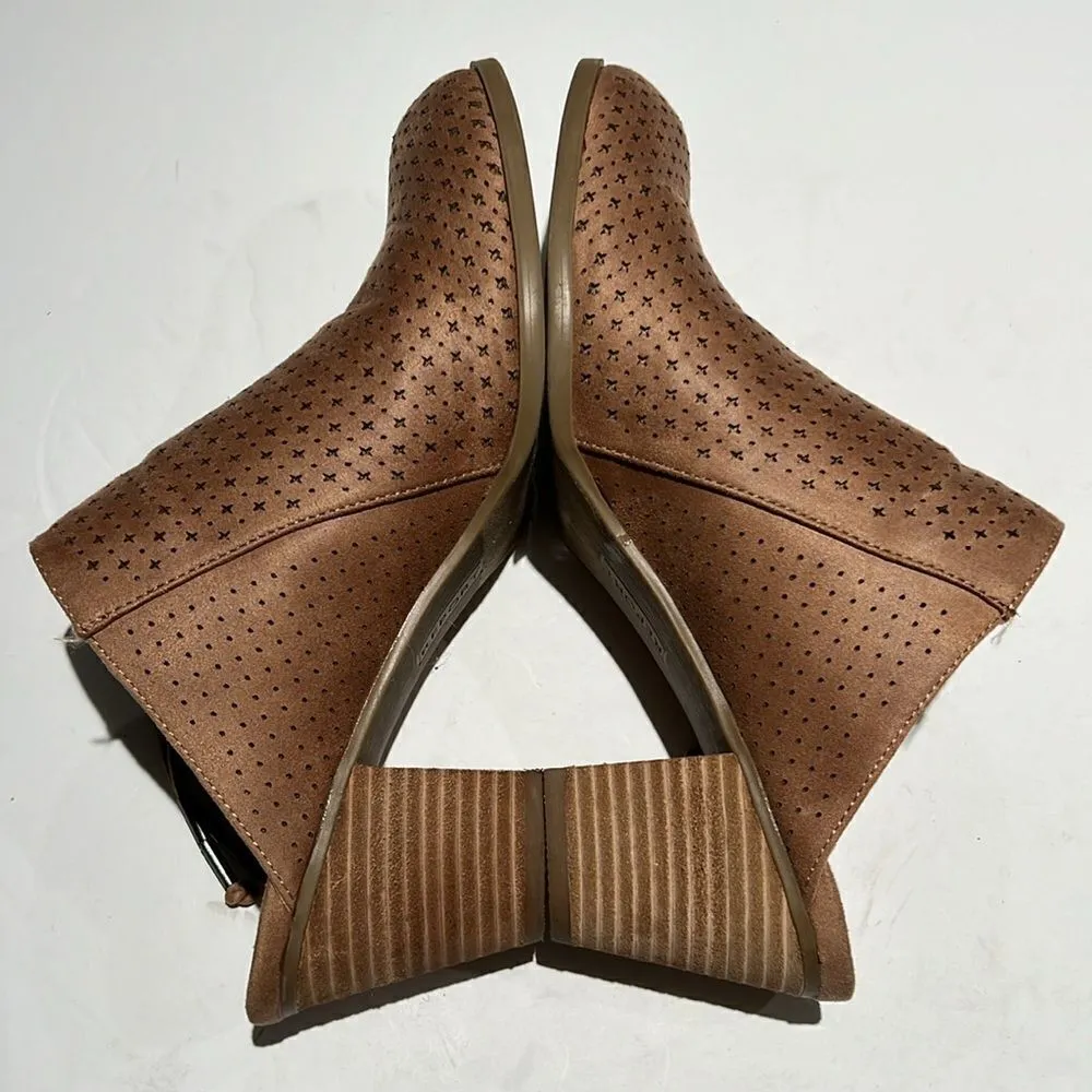 Report Clover Laser Cut Mule Size 9. B63 Tan - Image 8