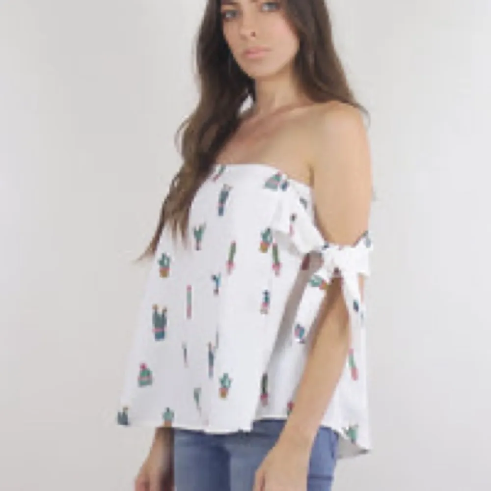 DO+BE Women's Off-Shoulder Cactus Print Top size medium - Image 10