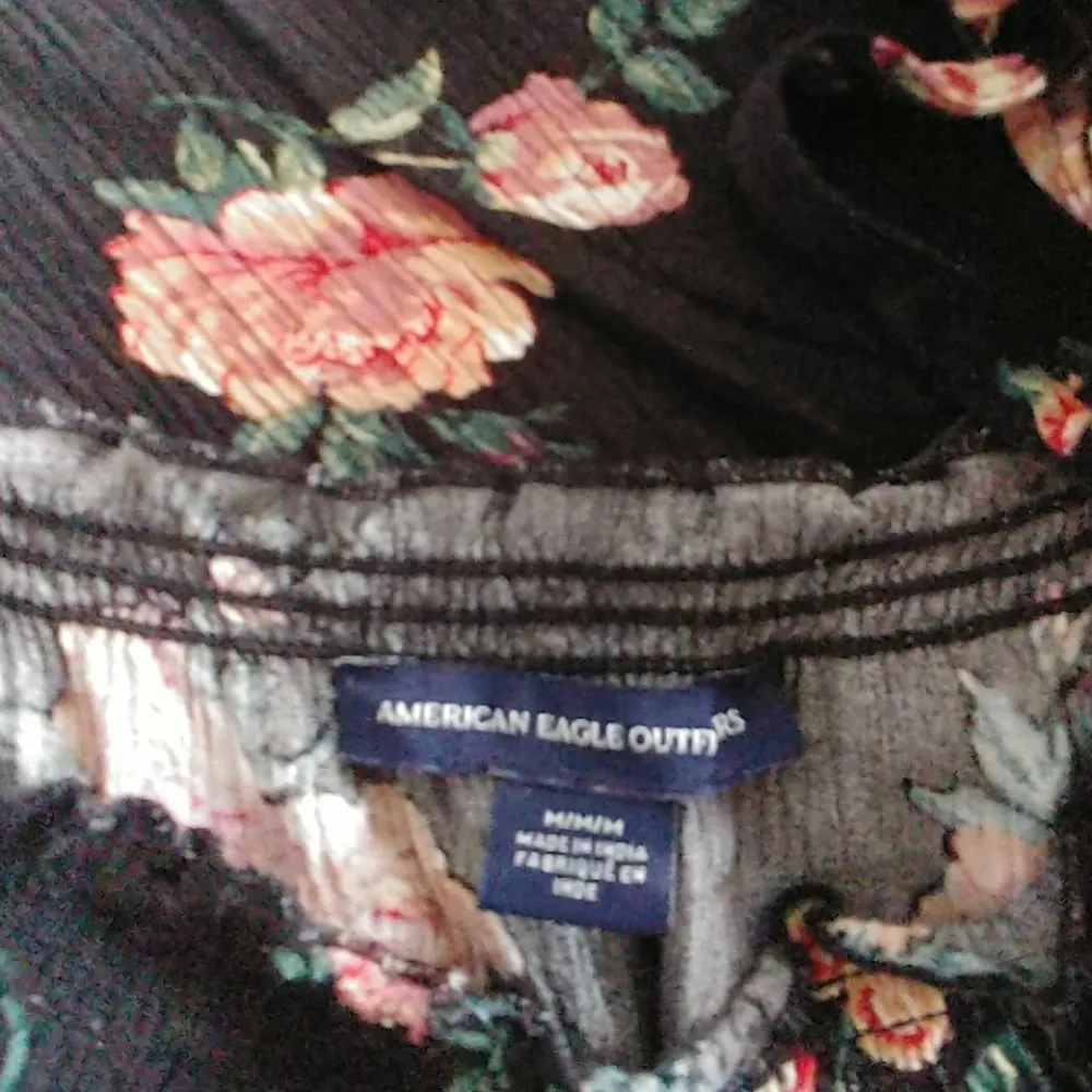 American Eagle Women's Floral Cold Shoulder Top - Image 5