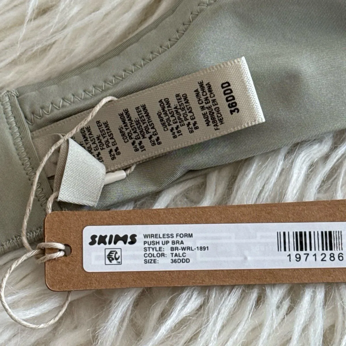 Skims Wireless Push up Bra Talc Size 36DDD - Image 9