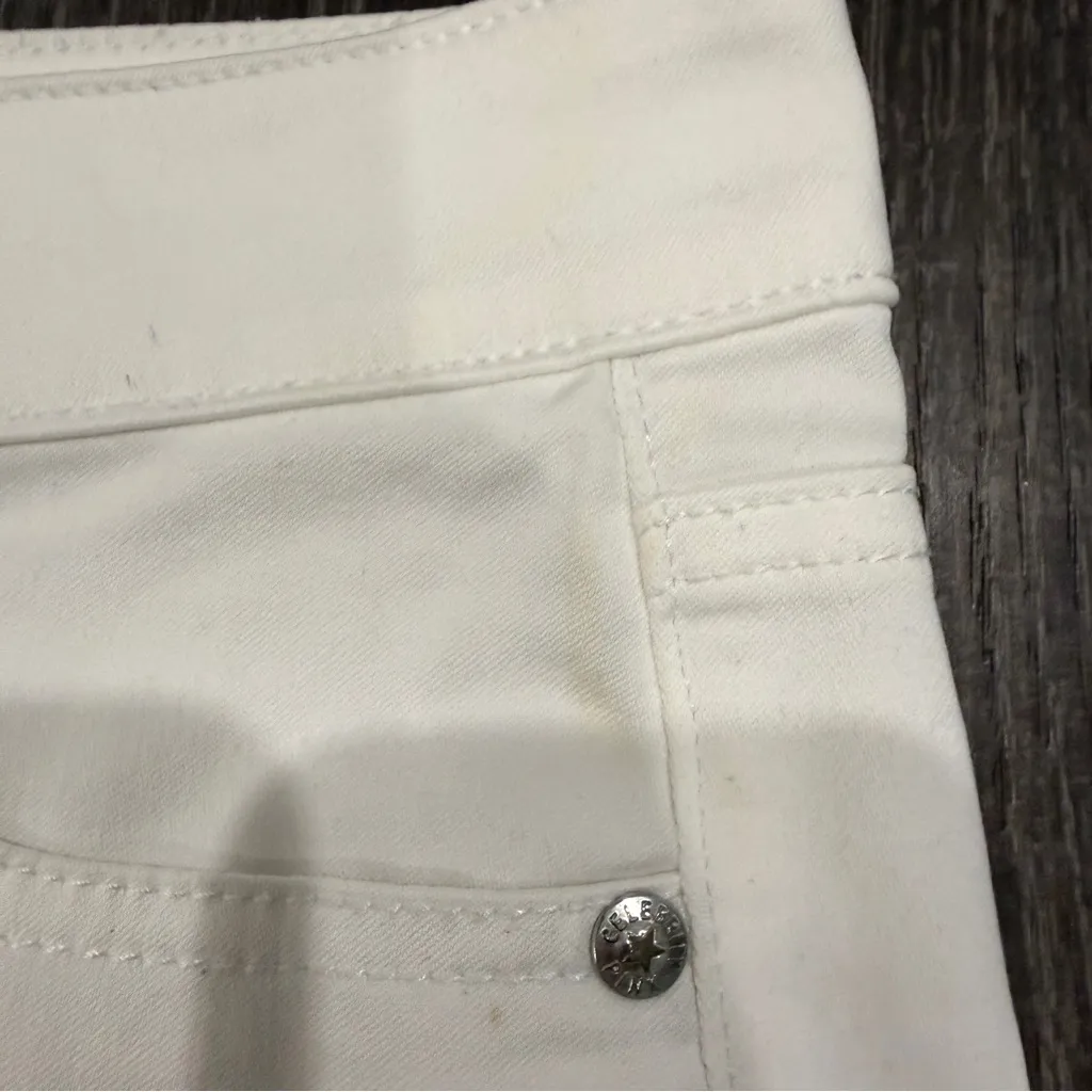 Celebrity Pink White Mid-Rise Shorts - Image 3