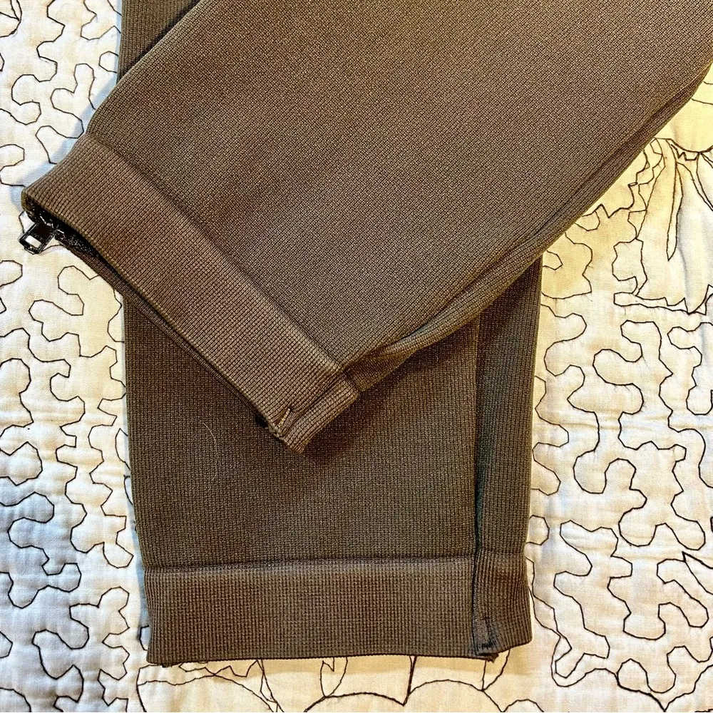 SPANX  Olive Green Seamless Ankle Zip  Smoothing Tummy Control Leggings Sz XL - Image 4