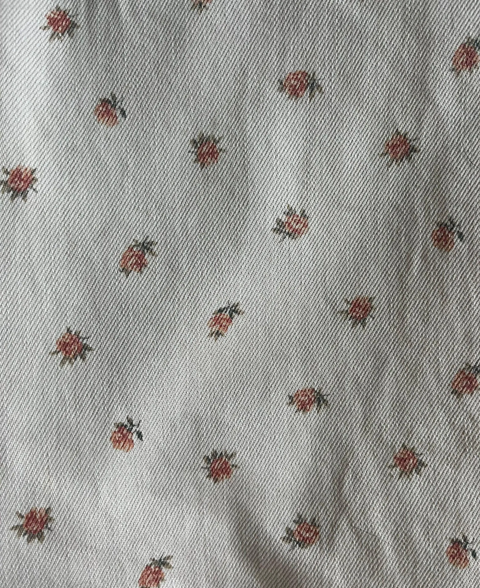 American Eagle Floral Mom Jeans - Image 4