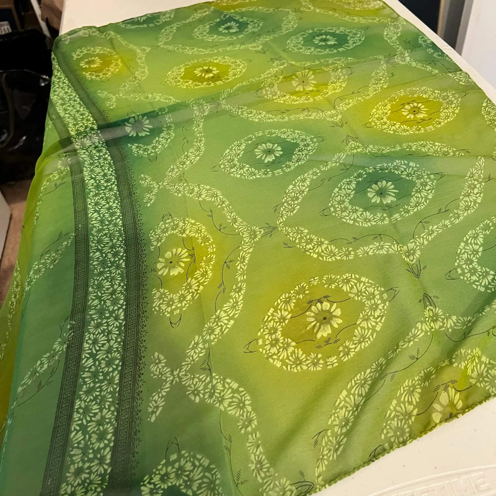 Vintage Green Semi Sheer Mod Daisy Floral Print Bandana Scarf Neck Tie Square - Image 5