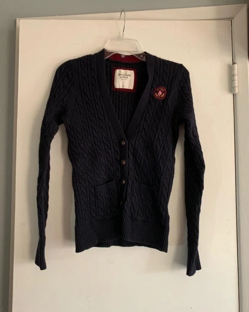 Abercrombie Cable Knit Crest Cardigan - Image 6