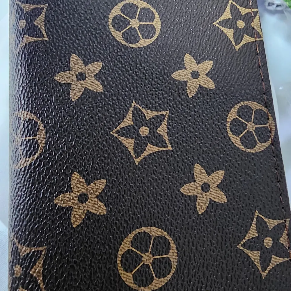 Brown Flower Design Fashion Wallet - Image 5