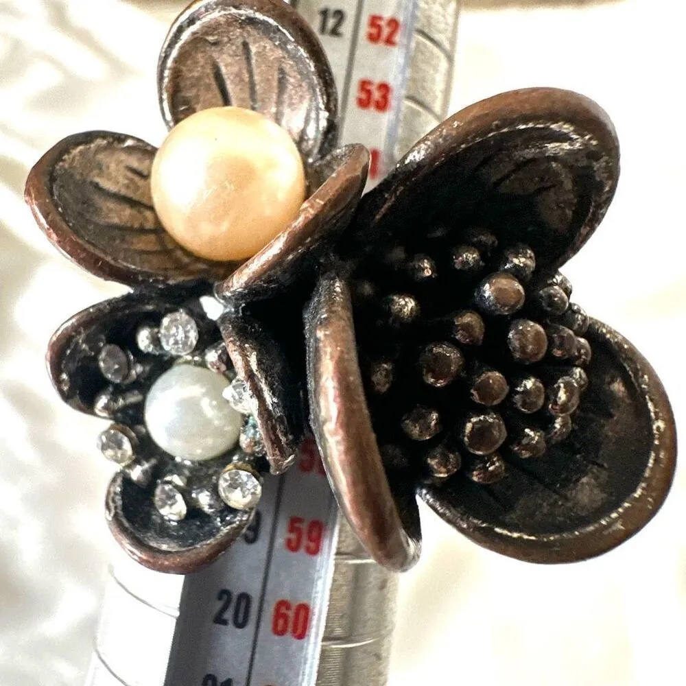 Faux pearl flower cluster cocktail ring - Image 10