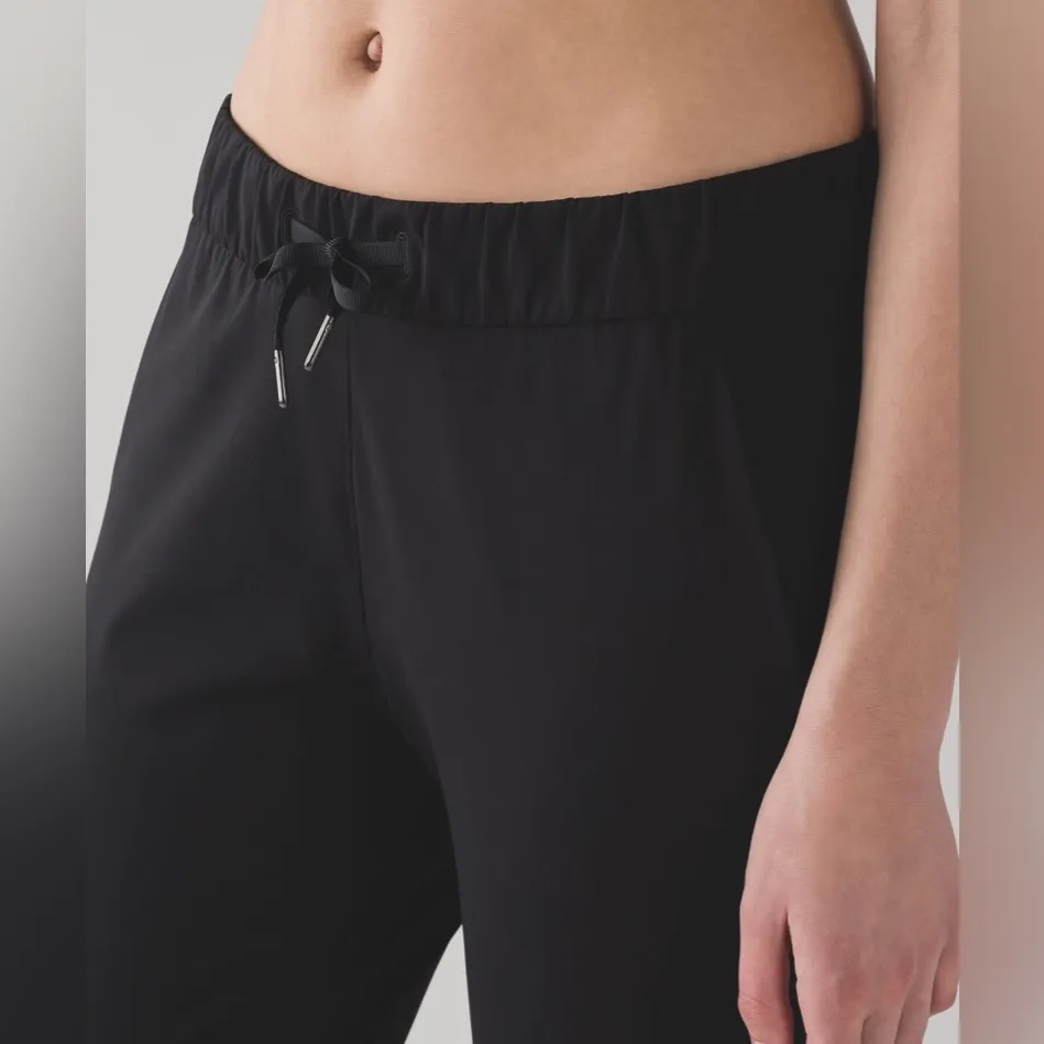 Lululemon On The Fly Pant *28” in Black - Image 2