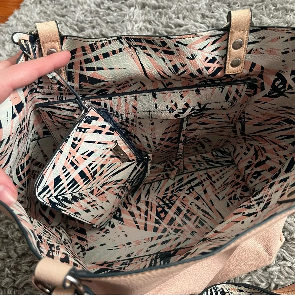 nine west shoulder tote - Image 3