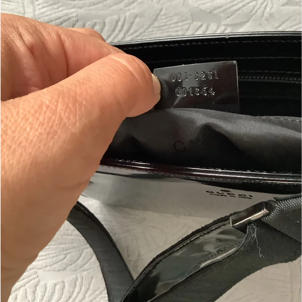 Authentic GUCCI leather crossbody 🖤🖤🖤 - Image 10