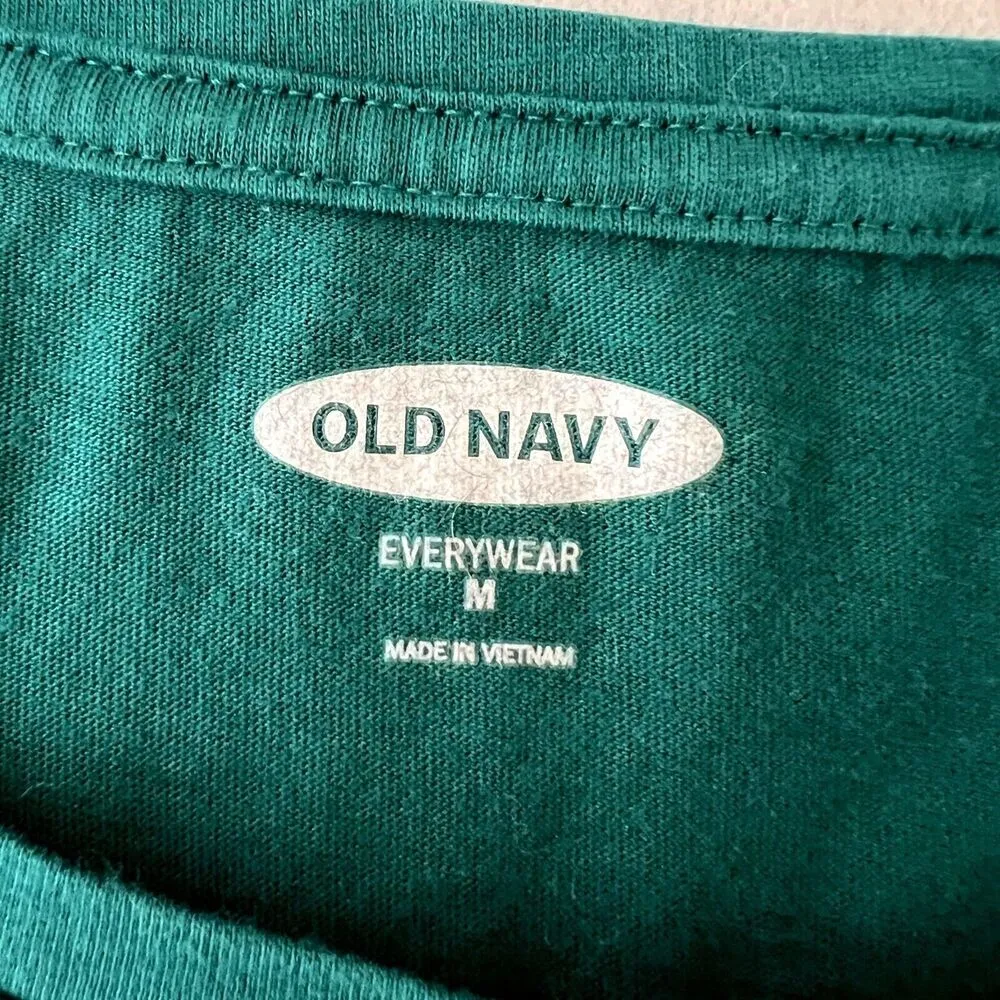 Old Navy Penguin Graphic Short Sleeve Tee - Image 7