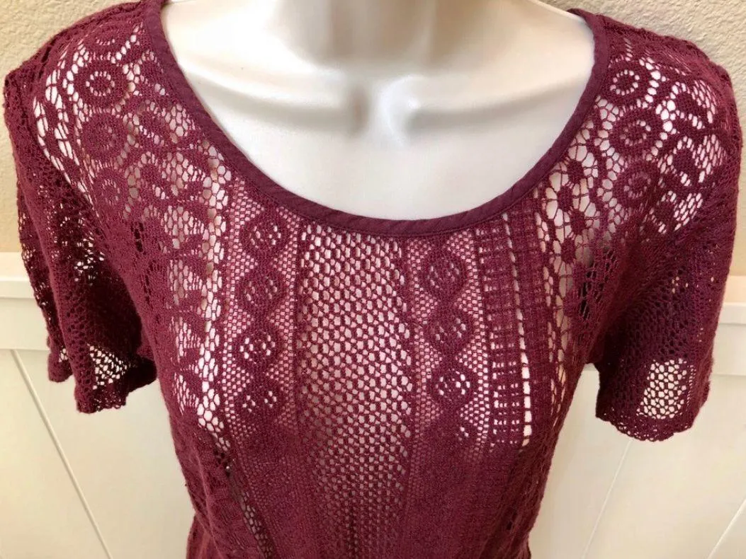 Adorable  burgundy lace mini dress. Sz Small - Image 4