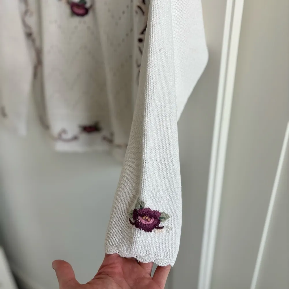 Handmade Vintage Women's Unique Floral Knit White Sweater Button Details Medium - Image 6