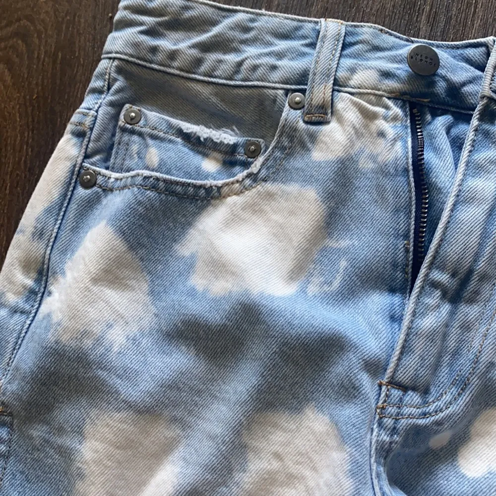 Neon Blonde Denim Shorts Size 24 - Image 3