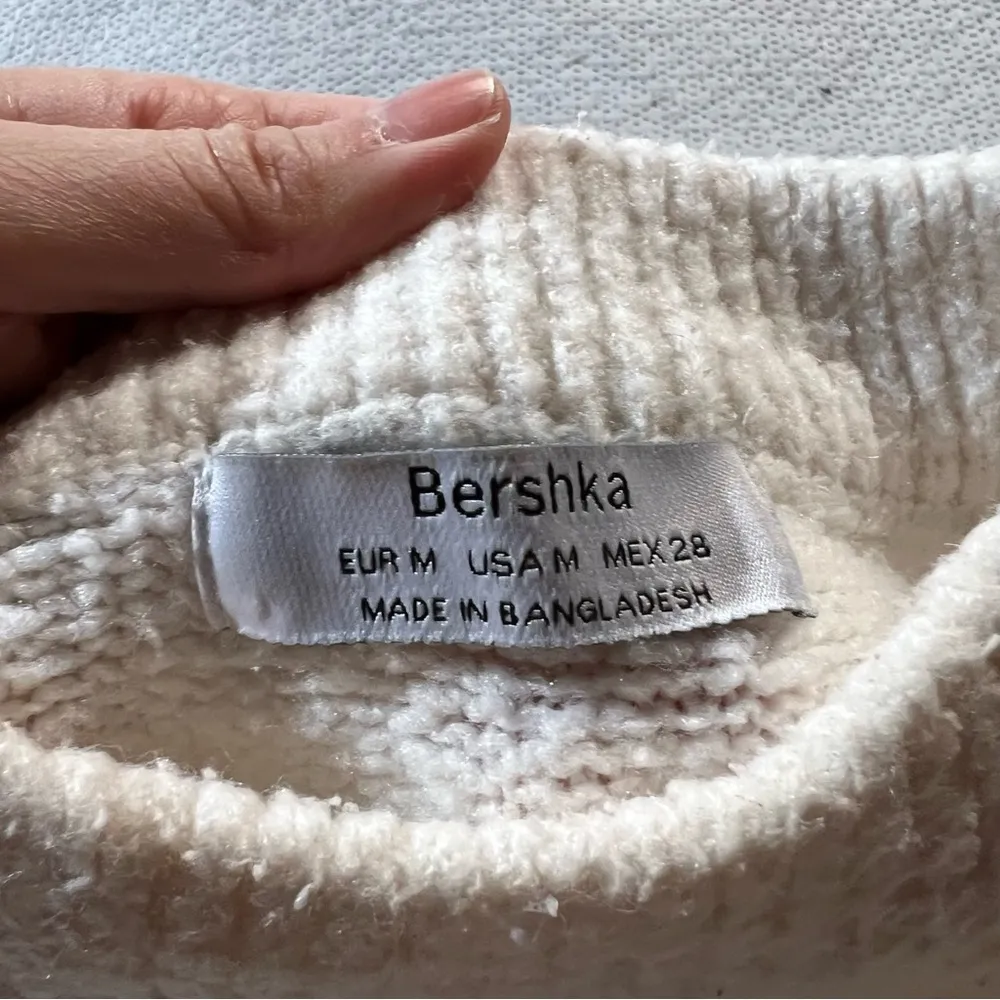 Women’s Cream Ivory Sherpa Crewneck 3/4 Sleeve Sweater Size Medium EUC - Image 3