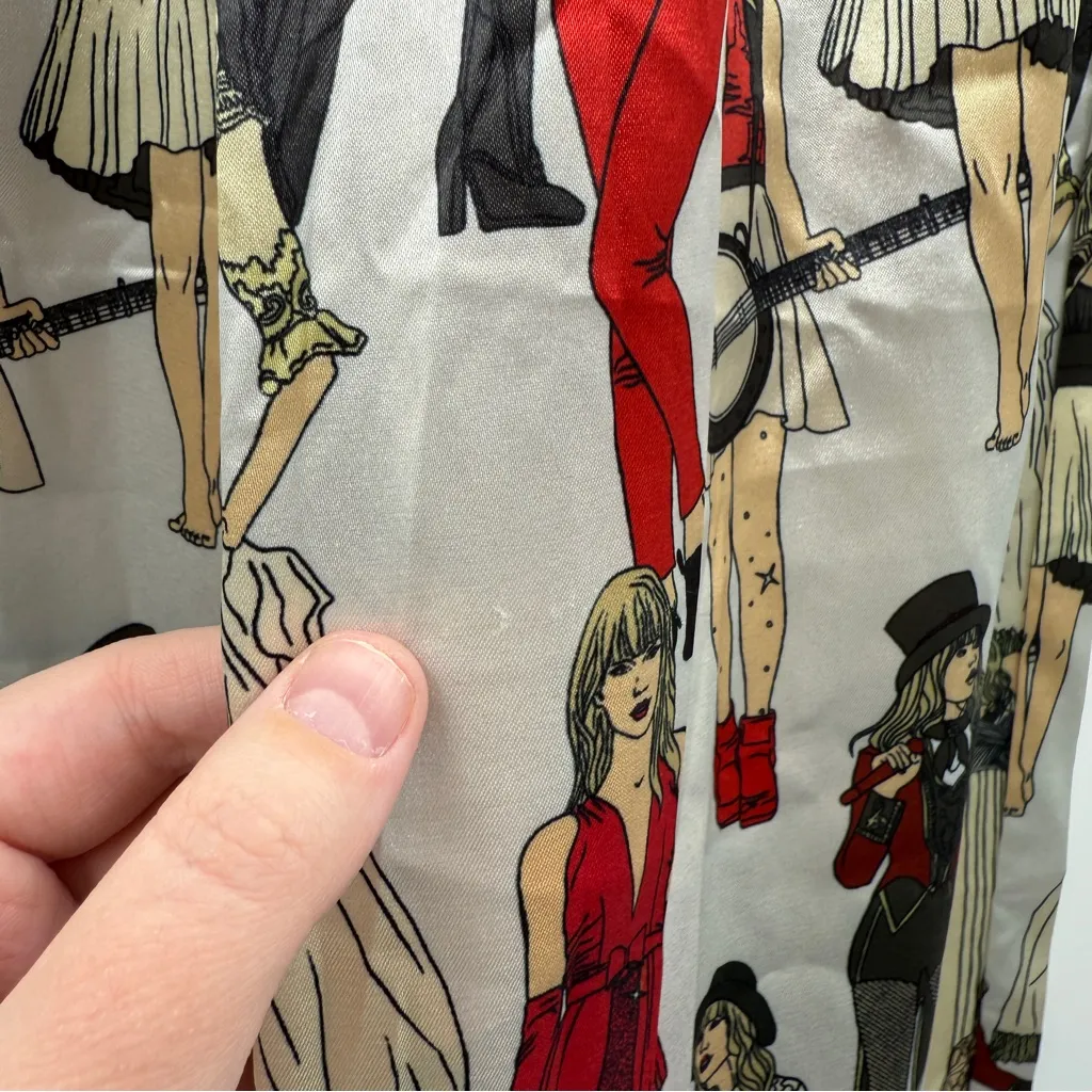 Taylor Swift RED (Taylor's Version) Eras Tour Graphic Satiny‎ Pajamas Set Sz XS - Image 10
