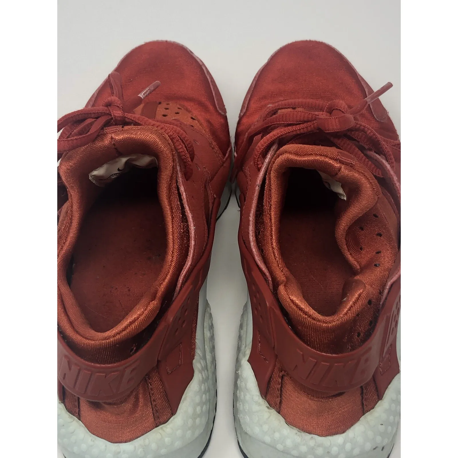 Size 7 US- Nike Air Huarache Run Red‎ &White - Image 3
