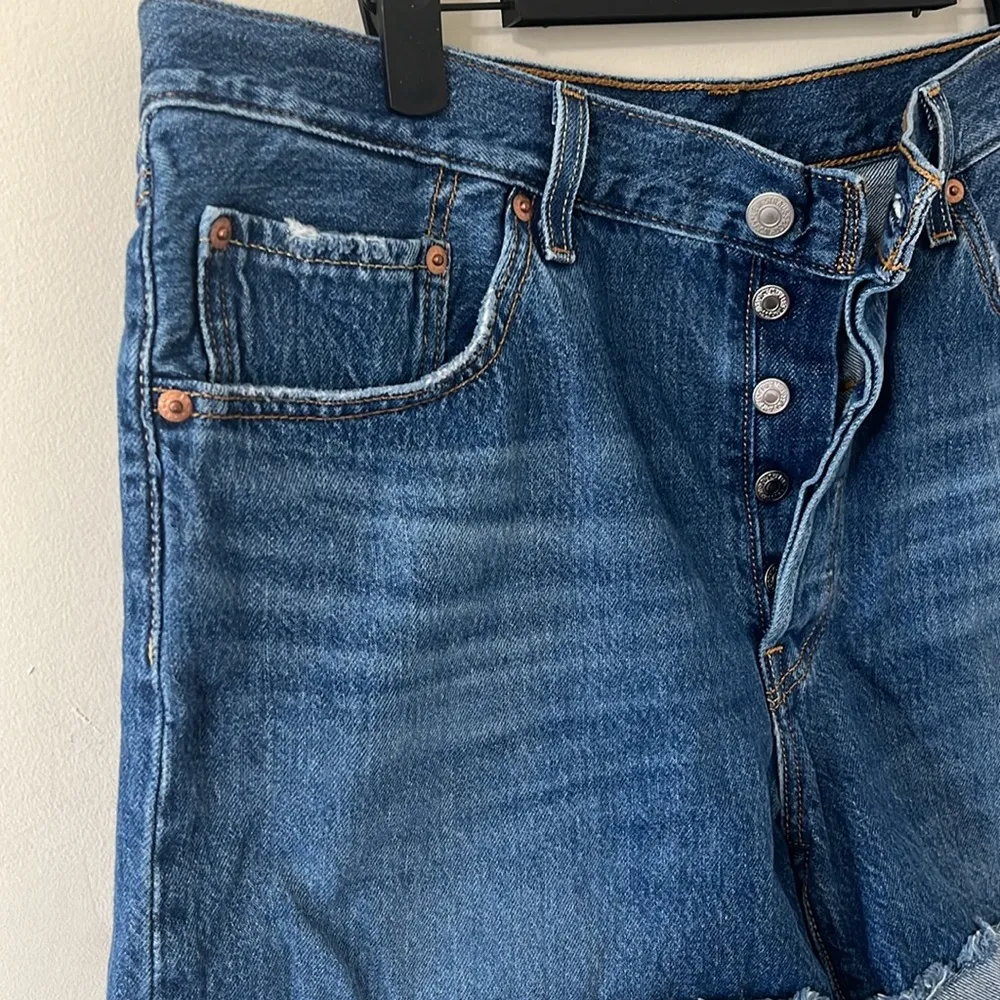 Levi’s Original Fit High-Rise 501 Dark Wash Denim Shorts Size 32 - Image 5