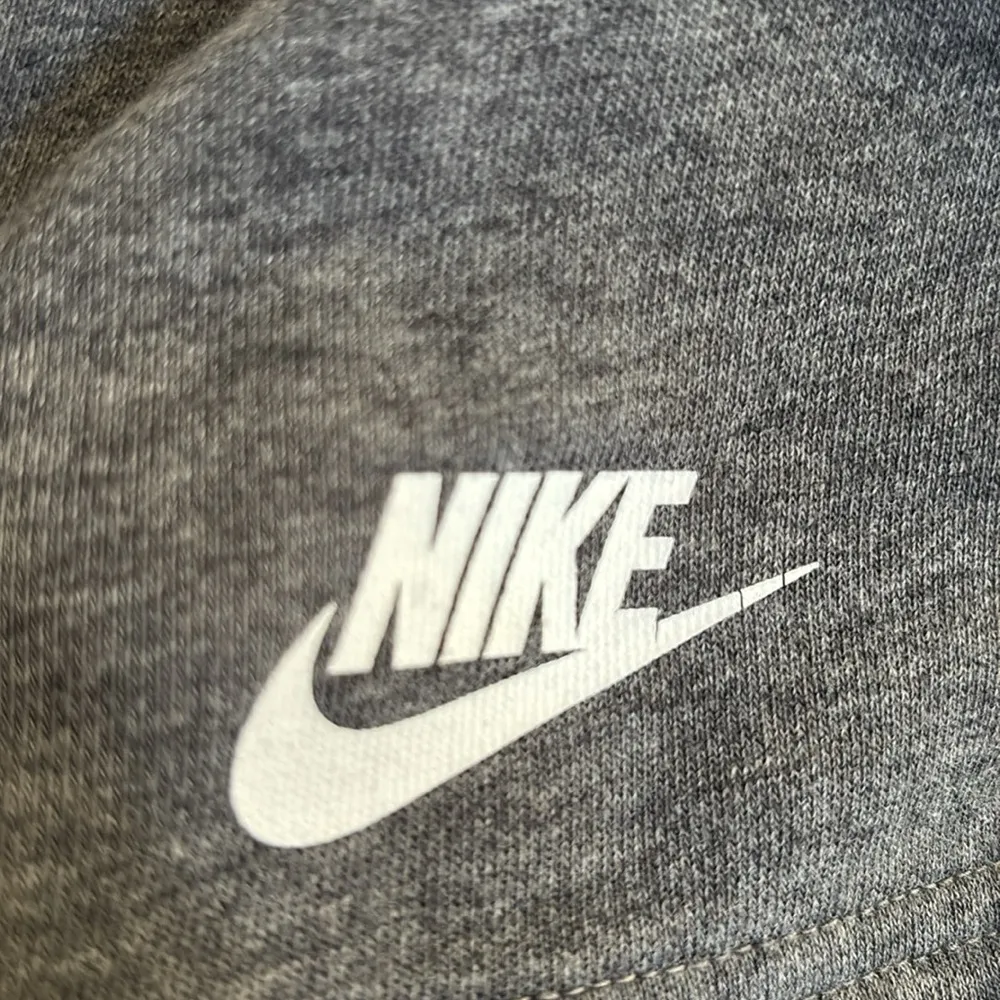 Nike Pull On French Terry Shorts Sz M Gray Drawstring Pockets Logo 3.5” Sporty - Image 3