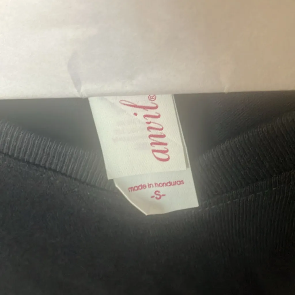 Black T-Shirt with Autumn Leaf Design South Dakota on sleeve small - Image 3