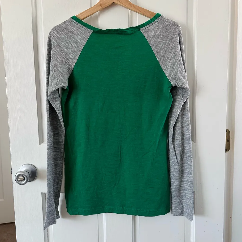 Adidas Boston Celtics Women’s Raglan Fitted Long Sleeve Tee Green Gray Size M - Image 3