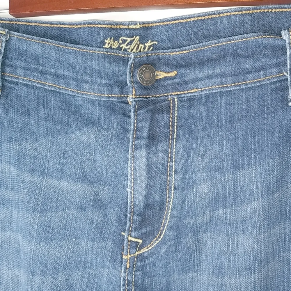Old Navy The Flirt 18 Dark Wash Jeans - Image 10