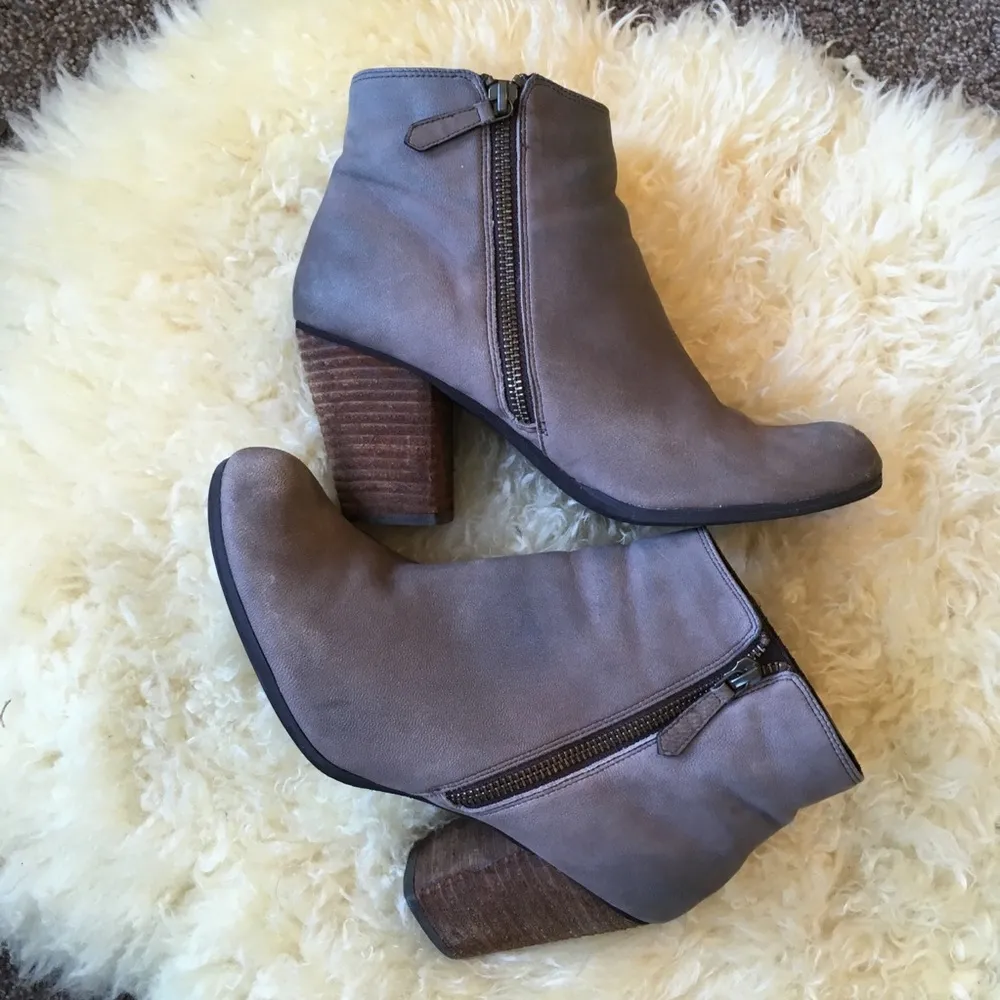 bp Trolley Ankle Boots Taupe Ankle Boots - Image 3