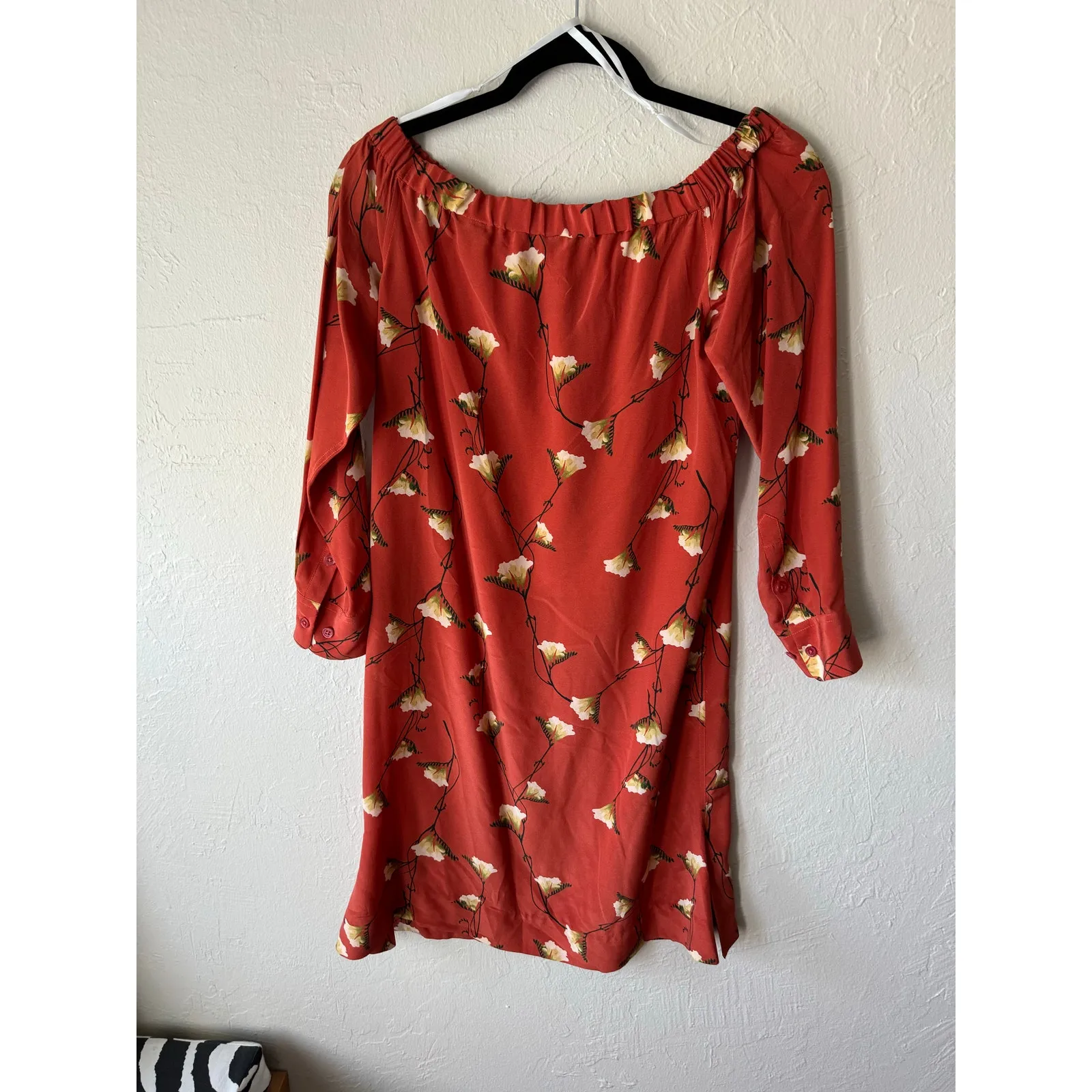 NWOT Equipment Long Sleeve Off the Shoulder Floral Silk Dress Size S - Image 4