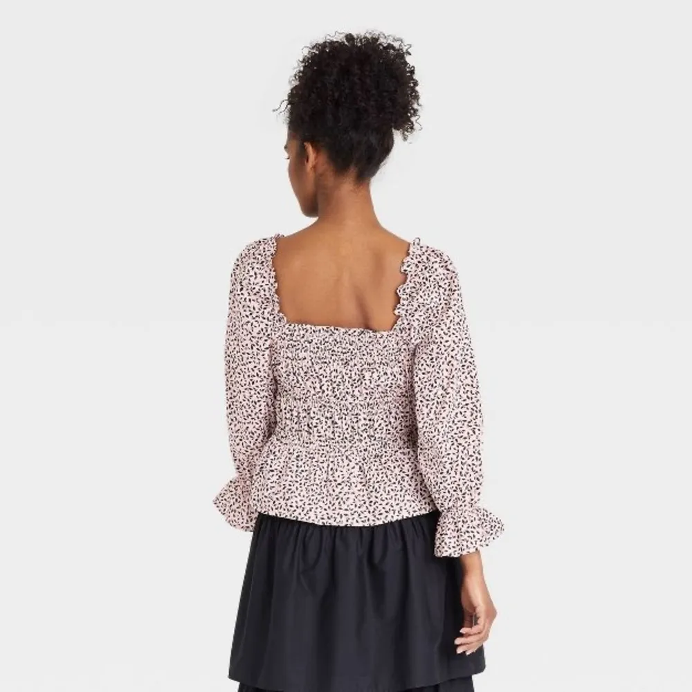 Women's Balloon 3/4 Sleeve Smocked Peplum Top M - Image 2