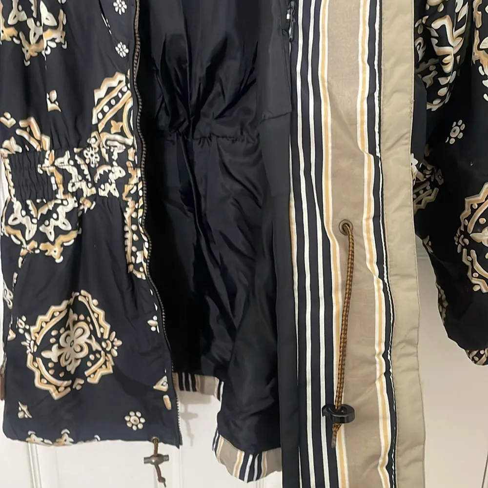 OBERMEYER Vintage Ski Jacket With Packable Hood Size 10 Brown and Black EUC - Image 5