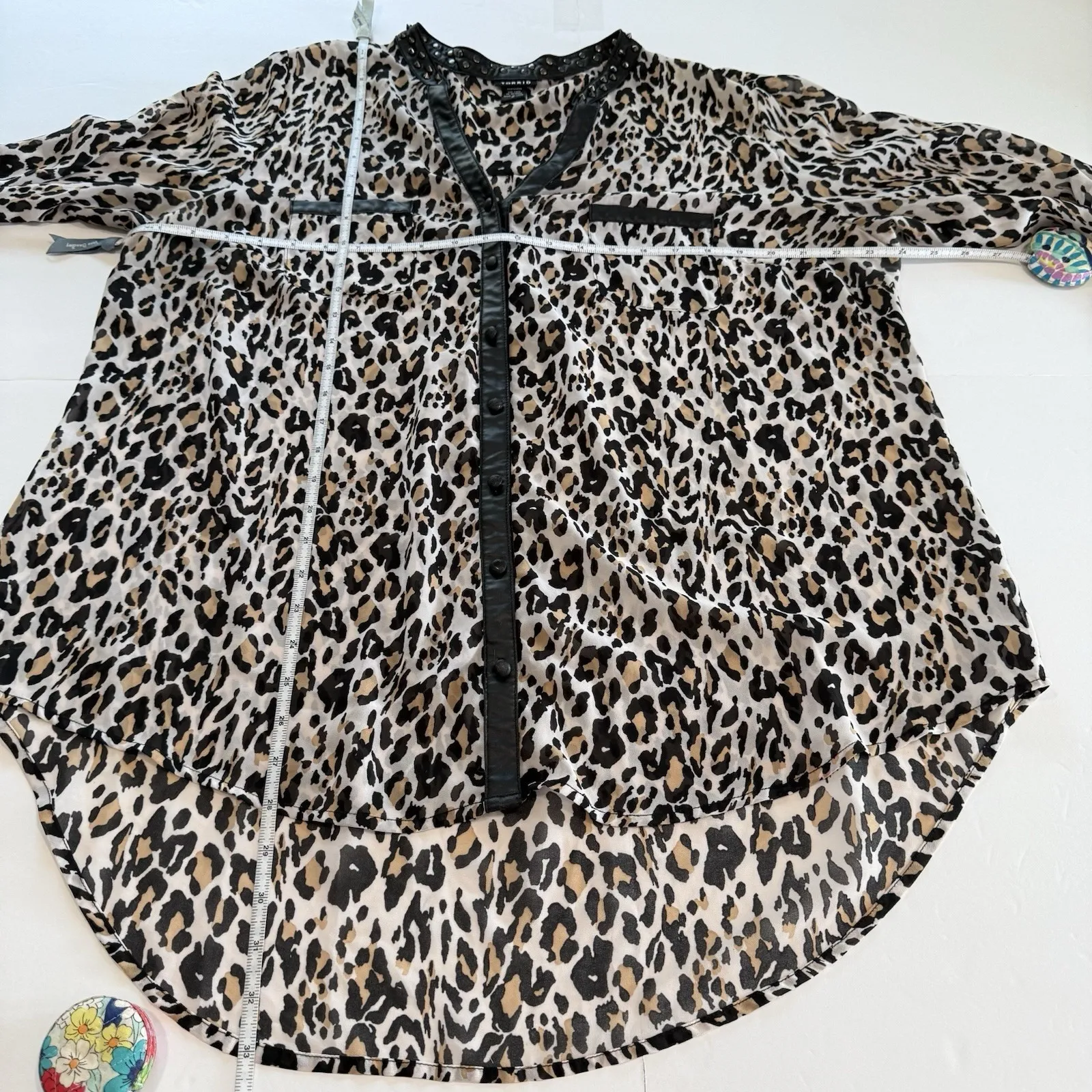 Torrid Animal Print Studded Spikes Sheer‎ Chiffon Button Up Blouse Size 2X - Image 9