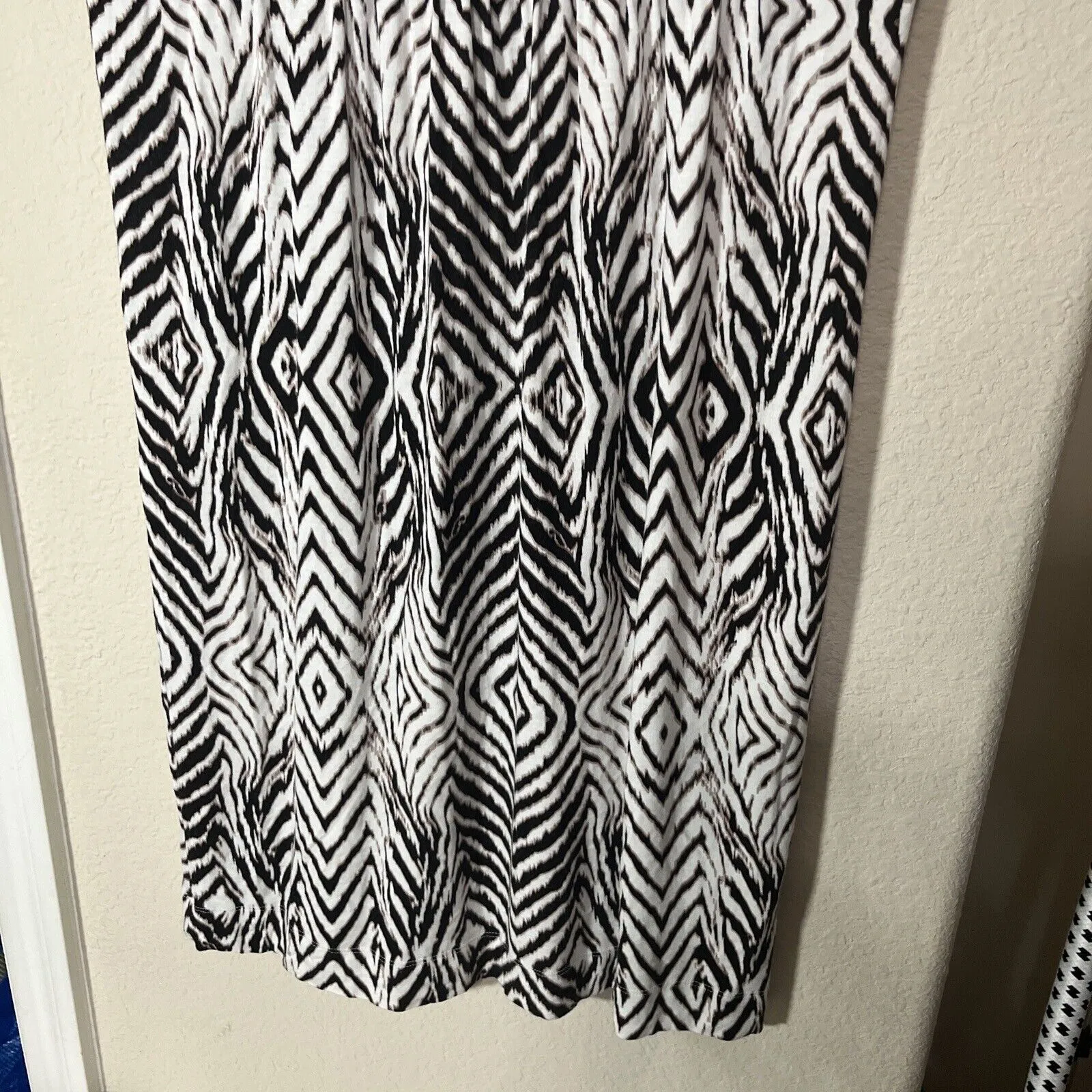 Soma V Neck Dress Stretchy Jersey Knit Knee Length Cream Black Diamond sz S - Image 3