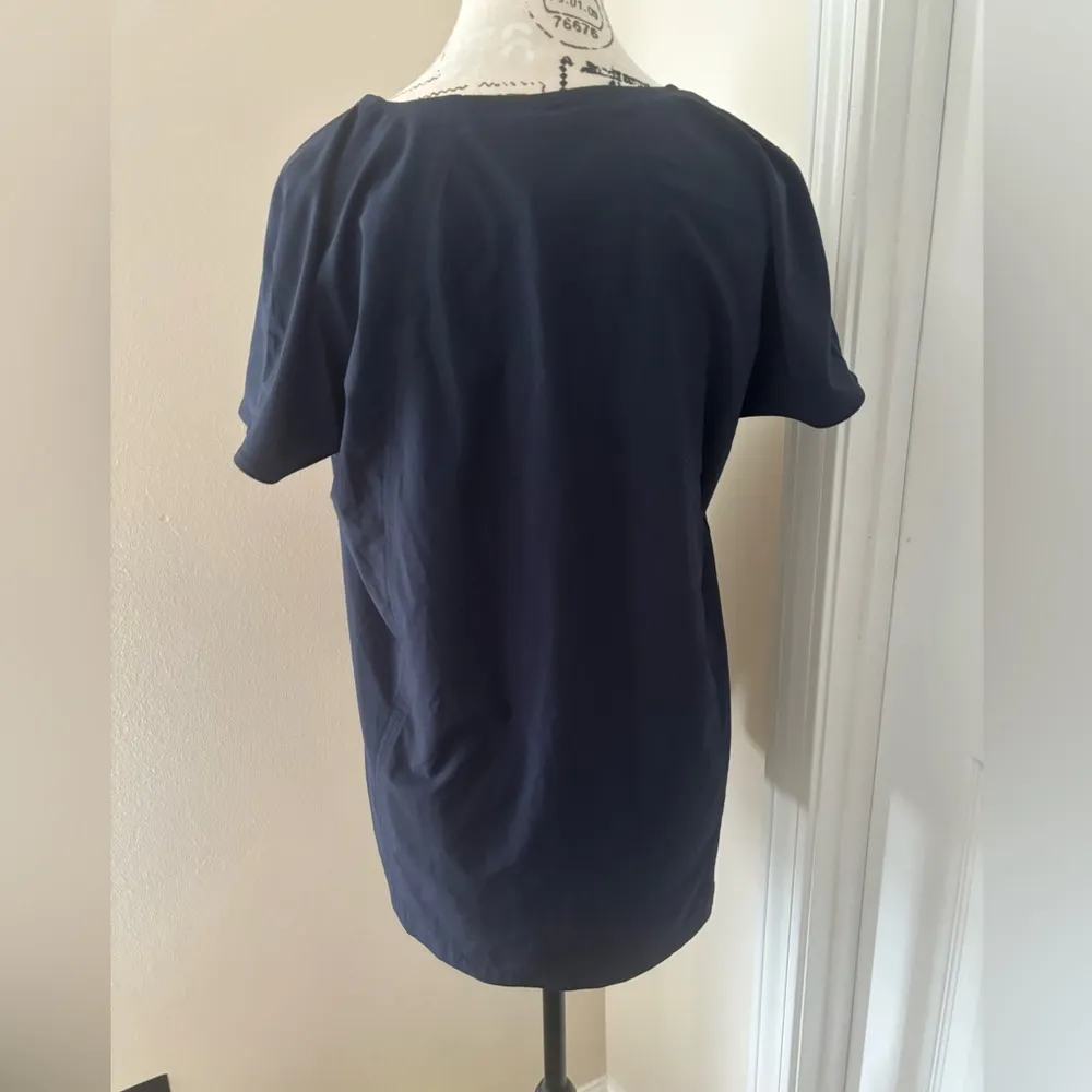 Athleta Navy V-Neck Women's Scrub Top Small - Image 3